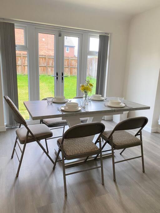 4-Room Detached Furnished Home With Parking Leicester Eksteriør billede